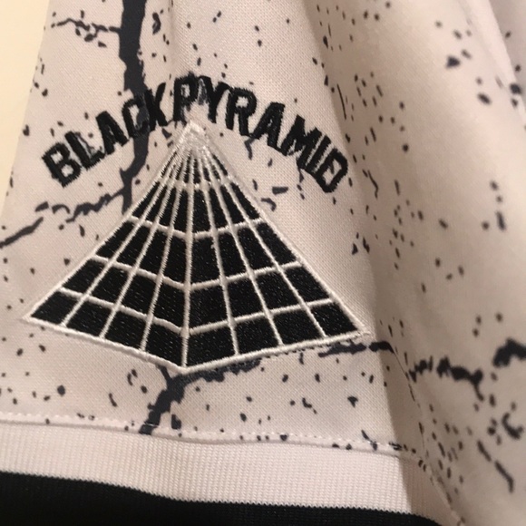 Black Pyramid Shirt - Picture 5 of 6